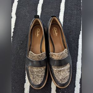 Animal print Clark flats